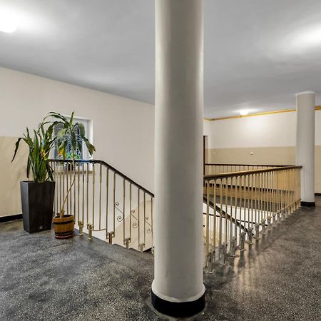 ורשה Metro Politechnika 3-Bedroom Apartment מראה חיצוני תמונה